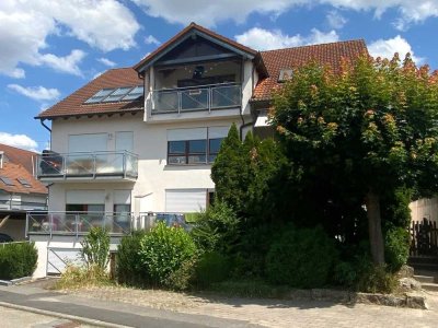 Helle und gut geschnittene 2,5-Zimmer-Wohnung mit Balkon und Garage in Randlage von Botenheim
