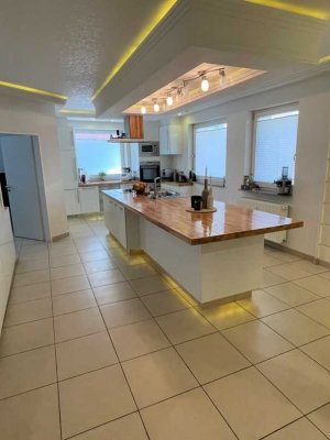 Helle, luxuriöse 4 Zimmer-Wohnung in Herzogenrath-Kohlscheid