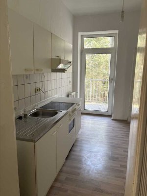 Renovierungsbedürftige 2-Zimmer Wohnung im 1. OG in Kiel