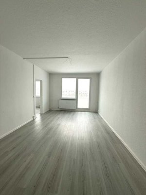 Lichtdurchflutete 2-Zimmer-Wohnung mit Balkon in Schwerin