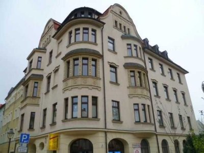 Schicke Wohnung m 3.OG mit Fahrstuhl in zentraler Lage mit 8 Zimmern, Wintergarten und Terrasse