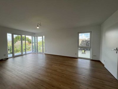 Erstbezug nach Sanierung: Barrierefreie 3 Zimmer-Wohnung mit Balkon in ruhiger Lage