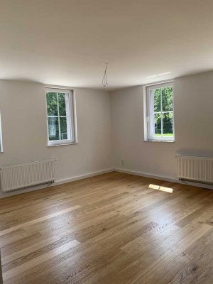 helle, großzügige und kernsanierte 4-Zimmer-Wohnung mit gehobener Ausstattung