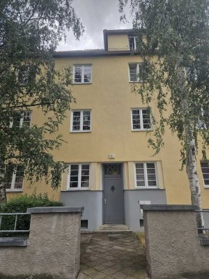 2 Zimmerwohnung im Erdgeschoss - unrenoviert