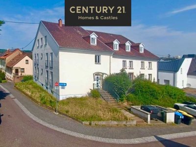 Top modernisierte Eigentumswohnung / Dachgeschosswohnung in ruhiger Seitenstraße von Dudweiler!