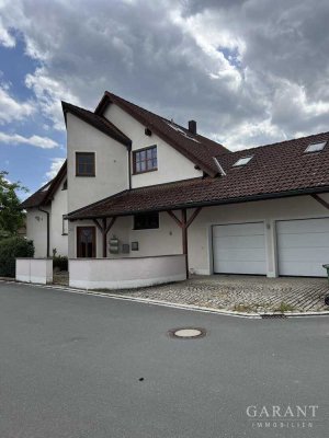 Erdgeschoss  (Hochparterre)  Wohnung mit ca. 150 qm