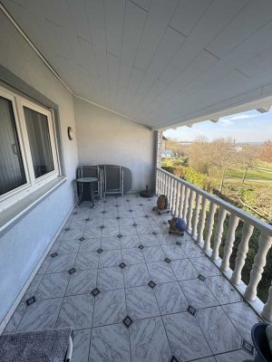 Helle 3-Zimmer-Wohnung (ca. 120 m²) mit 2 Balkonen in Würzburg-Heuchelhof