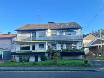 Zentral gelegene 2-Zimmer-Wohnung auf Hochparterre mit Balkon  und  Stellplatz in Hennef