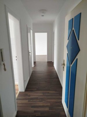 Schicke und renovierte 2 ZKB mit Terrasse in guter Lage sucht neuen Mieter