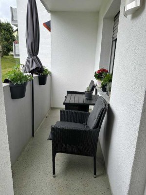 3-Zim.-Whg. mit Einbauküche, Loggia, Blick ins Grüne, Reinigungs-, Hausmeister- u. Winterservice