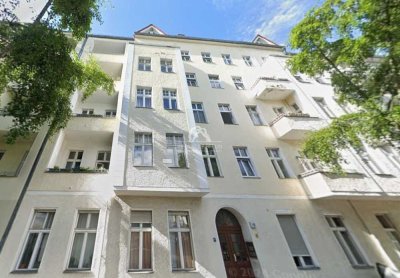 MOABIT | ZWEI ZIMMER MIT BALKON | VORDERHAUS 3.OG | PROVISIONSFREI