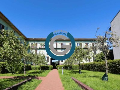 GROSSE LOGGIA MIT PRIVATSPHÄRE & BLICK INS GRÜNE - HOCHWERTIGE AUSSTATTUNG - KOMFORTABLER AUFZUG