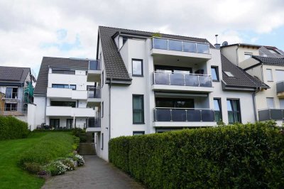 Exklusive, neuwertige 4-Raum-Souterrain-Wohnung mit gehobener Innenausstattung mit Balkon in Ketsch