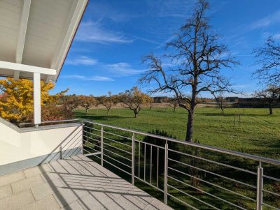 Helle 3-Zimmer Dachgeschosswohnung mit Balkon in ruhiger Ortsrandlage von Oberteuringen