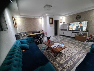 Exklusive 4-Zimmer-Wohnung mit luxuriöser Innenausstattung mit 2 Balkon und Einbauküche in Karlsruhe