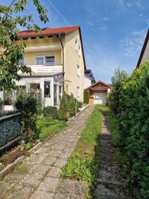 Charmante DHH mit Wintergarten und Balkon, 164 m² WFL, lassen viel Spielraum für eigene Wünsche!