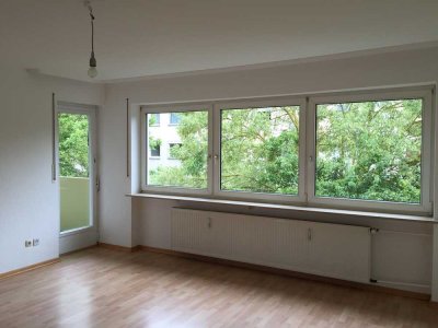 Schöne und gepflegte 3-Raum-Wohnung mit Balkon in Stein