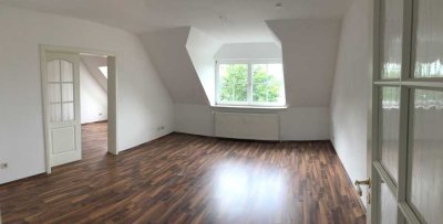 Großzügige 2,5-3-Zi-Whg im DG