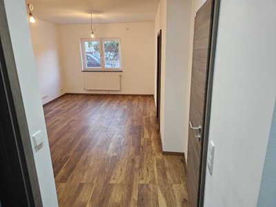 NACH MIETER GESUCHT Geschmackvolle 2,5-Raum-EG-Wohnung in Neustadt