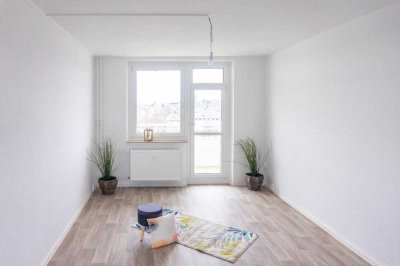 Lichterfüllte 3-Raum-Wohnung mit Balkon