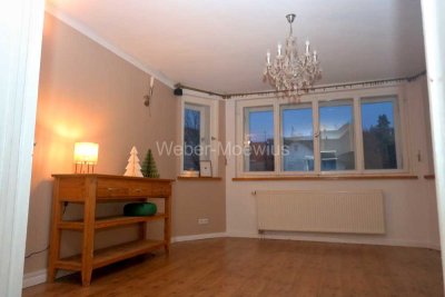 Zentrumslage: Einfamilienhaus mit gemütlichem Erker / saniert in 2008 + 2011 / PKW-Stellplatz