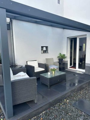 Schöne 2‑Zimmer Maisonette-Wohnung , kleines Haus mit Terrasse