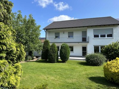 Erdgeschosswohnung mit großer Terrasse, Garten und Garage in Kahl am Main