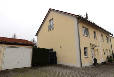 Sie suchen Platz zum Wohlfühlen für die ganze Familie? Freundliche Doppelhaushälfte