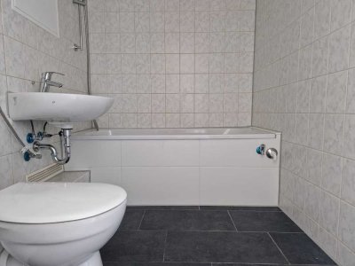 Kompakte Familienwohnung mit Badewanne & modernem Bad "Bezugsfertig"