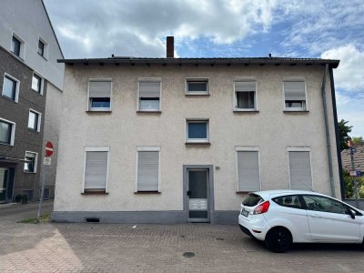 Geräumige 2-Zimmer-Wohnung in Mülheim an der Ruhr. Für Selbstrenovierer!