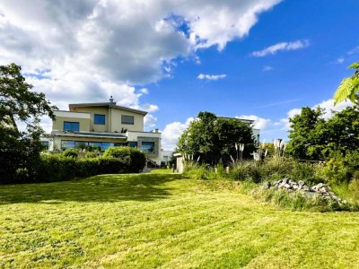 Oberursel: Exclusives 4-Zi.-Penthouse, neu mit Loft-Charakter, Wiesenrand mit Panoramablick!