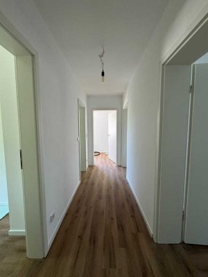 Erstbezug nach Sanierung: 3-Zimmer-Wohnung in Frankfurt-Griesheim