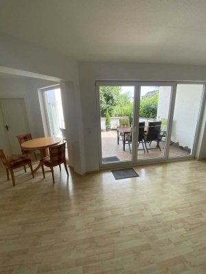 Ansprechende 4-Zimmer-Erdgeschosswohnung mit Balkon und EBK in Oestrich-Winkel