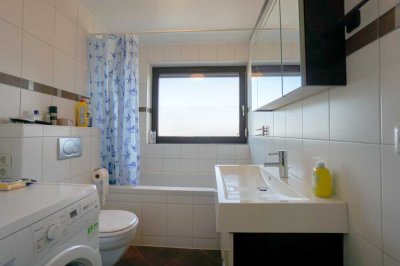Helle 2-Zimmer-Wohnung mit Balkon, Einbauküche und Stellplatz in Nürnberg