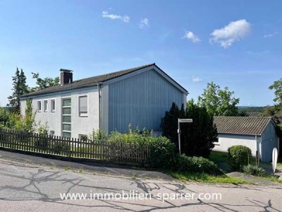 Charmantes Einfamilienhaus mit Doppelgarage und Balkon in Wernberg-Köblitz