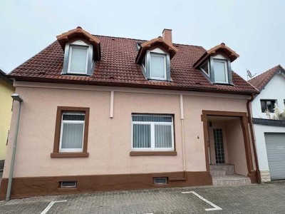 Einfamilienhaus mit Einliegerw. od. Büro in ruhiger Umgebung von KA-Grünwinkel