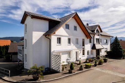 Investment in Sigmarszell - Teilort Thumen
- 9-Familienhaus in naturnaher Wohn-/Aussichtslage