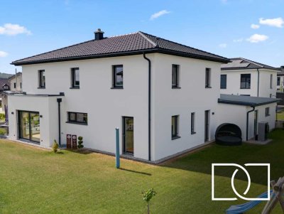 Neubau Stadtvilla! Gehobenes Wohnen mit edler Ausstattung, großem Traumgarten und Süd-Terrasse