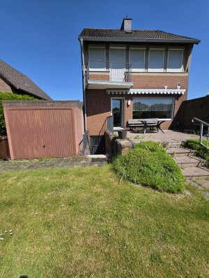 Freistehendes, gepflegtes EFH in ruhiger Lage mit großem Garten und Garage in MG-Lürrip zu vermieten