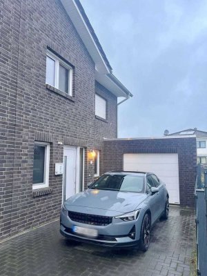 Neuwertige DHH mit Garage und Garten in Wagenfeld zu vermieten- 01.06.2025