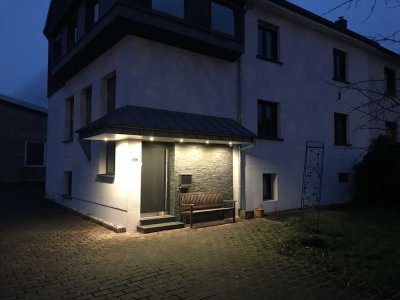 Schöne, helle und moderne 4-Zimmer-Wohnung mit offener Küche in Kirkel-Neuhäusel (Siedlung Waldland)