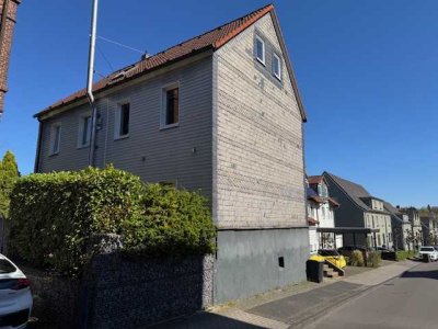 Attraktives Zweifamilienhaus in ruhiger, aber zentraler Lage von Solingen-Höhscheid