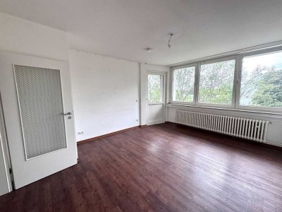 **tolle sanierte 3 Zimmer Wohnung mit Dusche im 3. OG in ruhiger Lage **