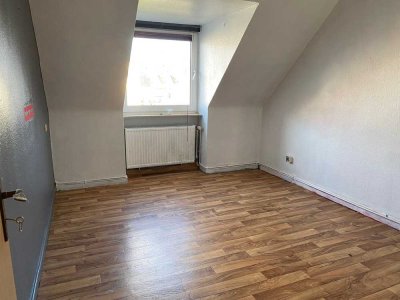 Helle 2.5 Zimmer 60m² Dachgeschosswohnung in Stadtmitte