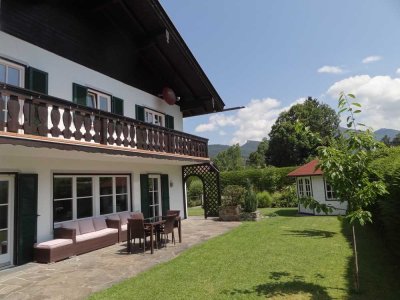 Freistehende Einfamilien-Landhaus-Villa in Traumlage in Rottach-Egern am Tegernsee
