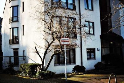 Charmante 2-3 Zimmer-Wohnung in Düsseldorf mit Stellplatz