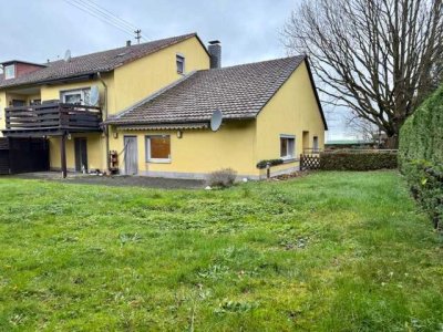 Provisionsfrei!3-Zimmer-Wohnung + 2 weitere Räume, große Terrasse, Garten  und  2 Garage