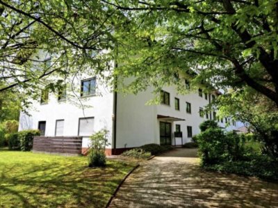 Schöne 2-Zimmer-Wohnung mit Balkon und EBK in Poing