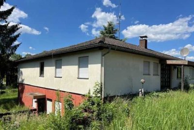 ***Bungalow mit Indoor Pool und ELW in bester Lage***