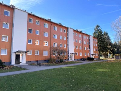 Solide Kapitalanlage: Gepflegte, langfristig vermietete 3-Zimmer- Wohnung mit Balkon